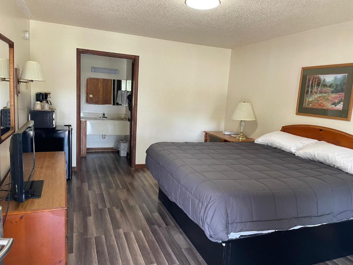 Pine Valley Motel Spruce Pine Eksteriør bilde