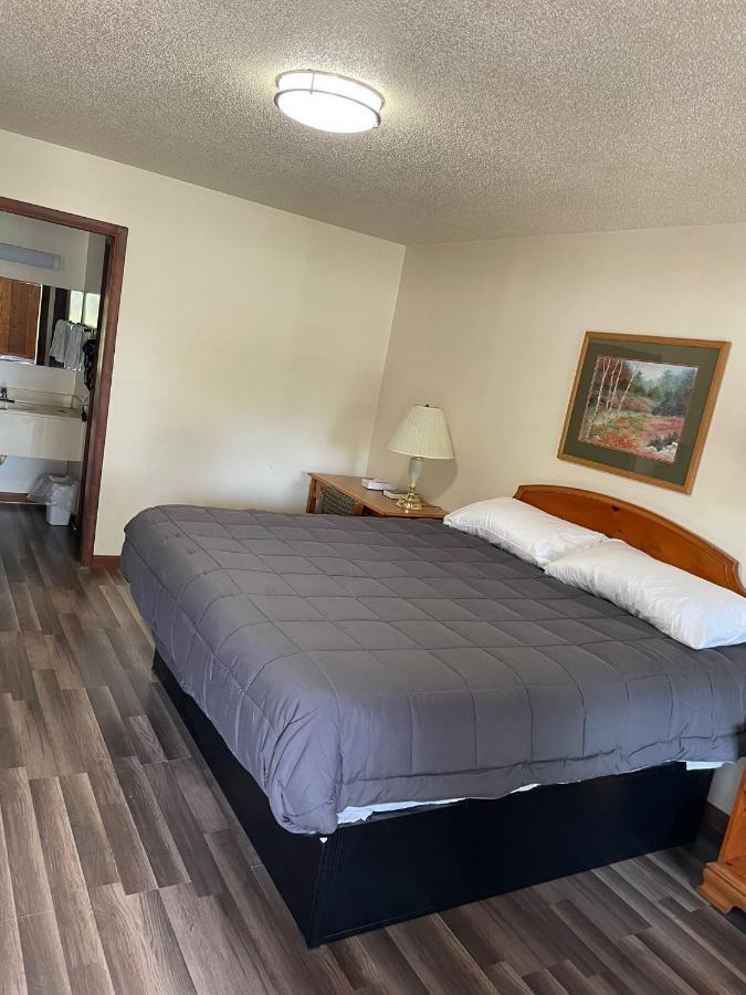 Pine Valley Motel Spruce Pine Eksteriør bilde